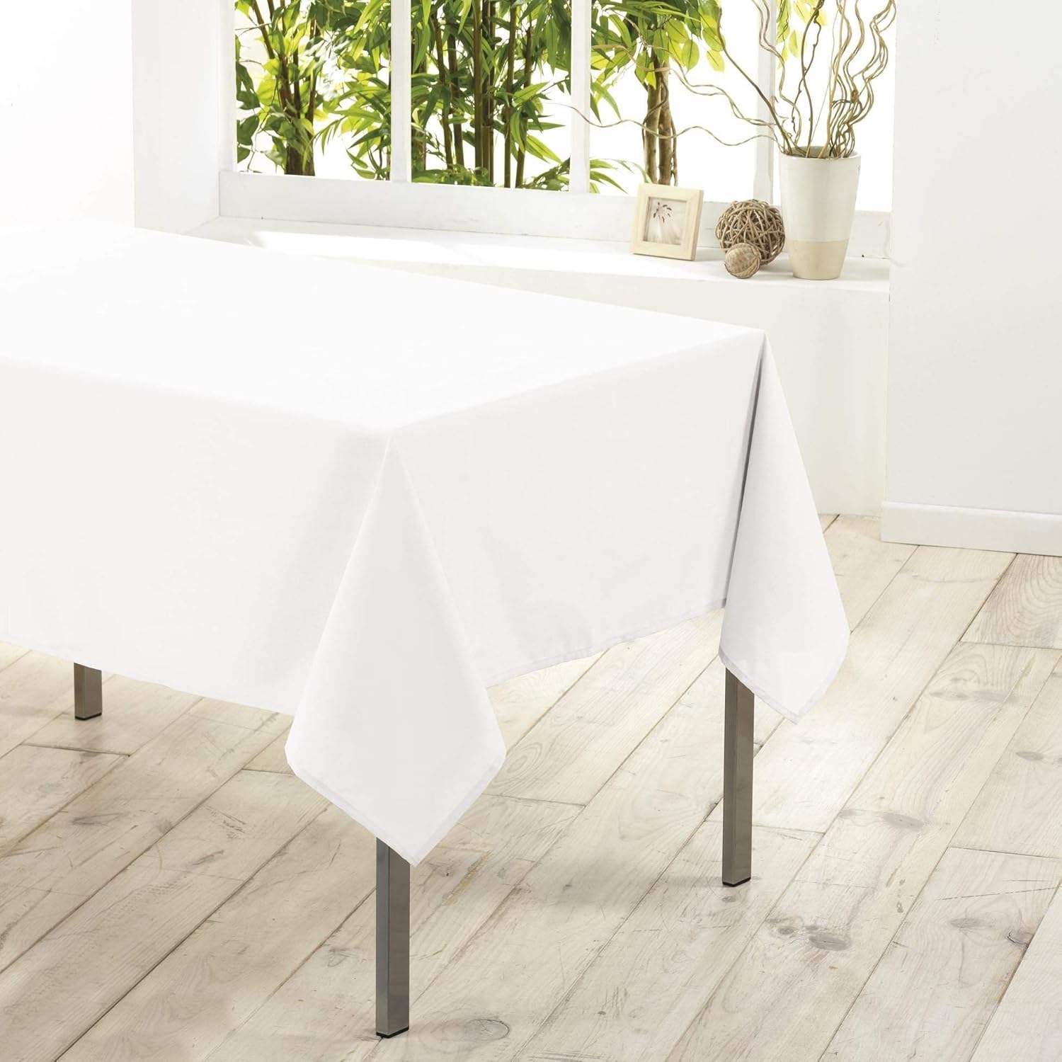 Nappe rectangulaire - uni polyester blanc - 140x250 cm - entretien facile