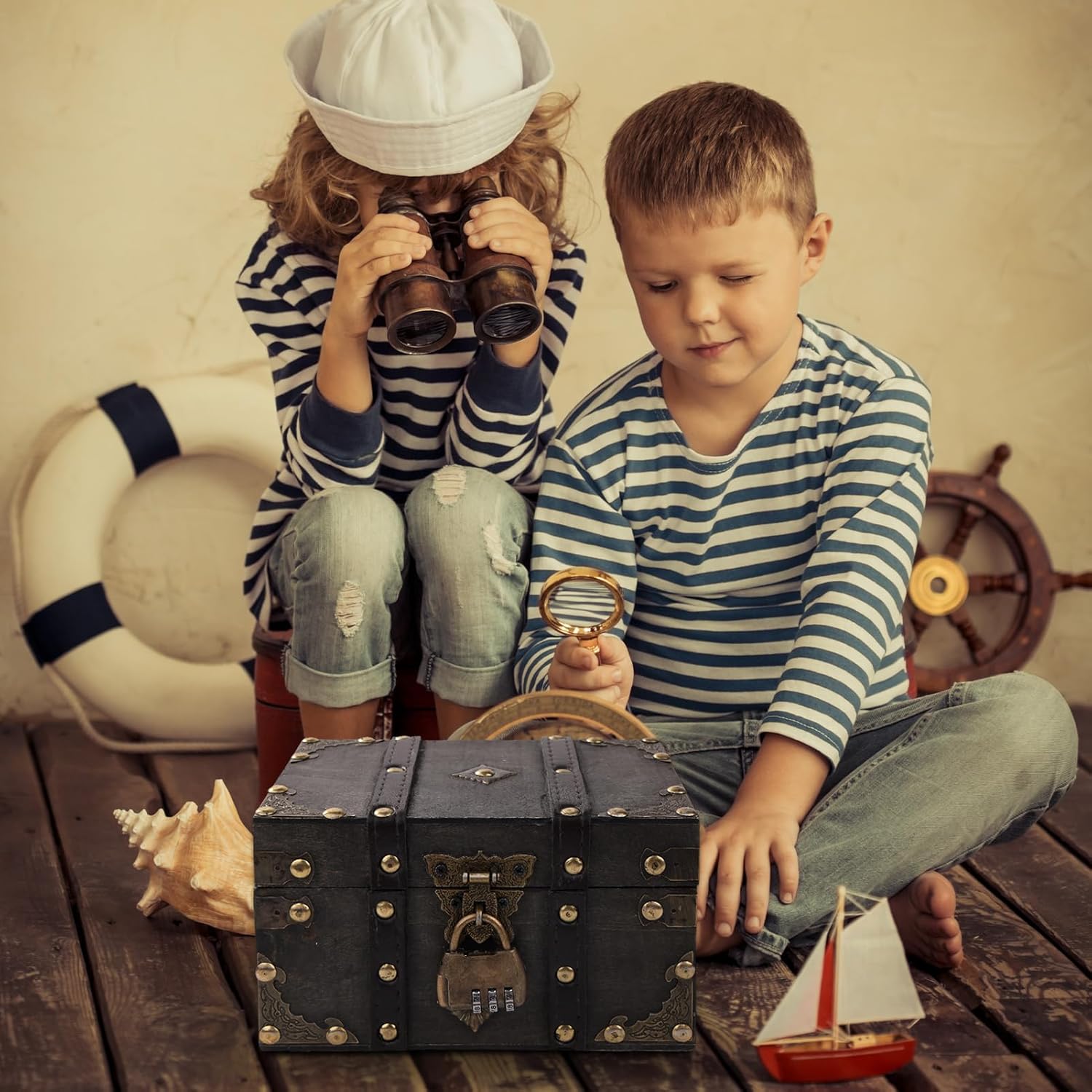Coffre Trésor Vintage en Bois - boîte à code, cadenas pirate, gris, idéal enfant décor.