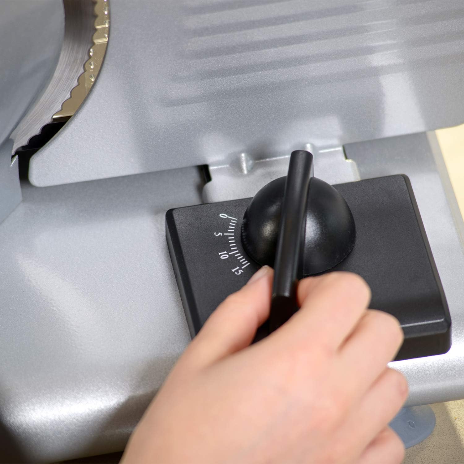 Taurus - Cutmaster - 19 cm - trancheuse électrique 150W, découpe 1-15 mm, table pliante