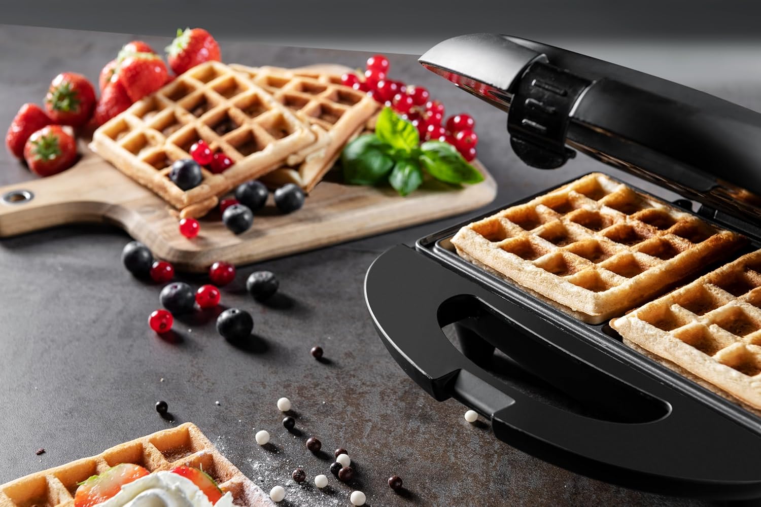 Bestron - Gaufrier rétro 700W, antiadhésif, noir mat, 23x13cm