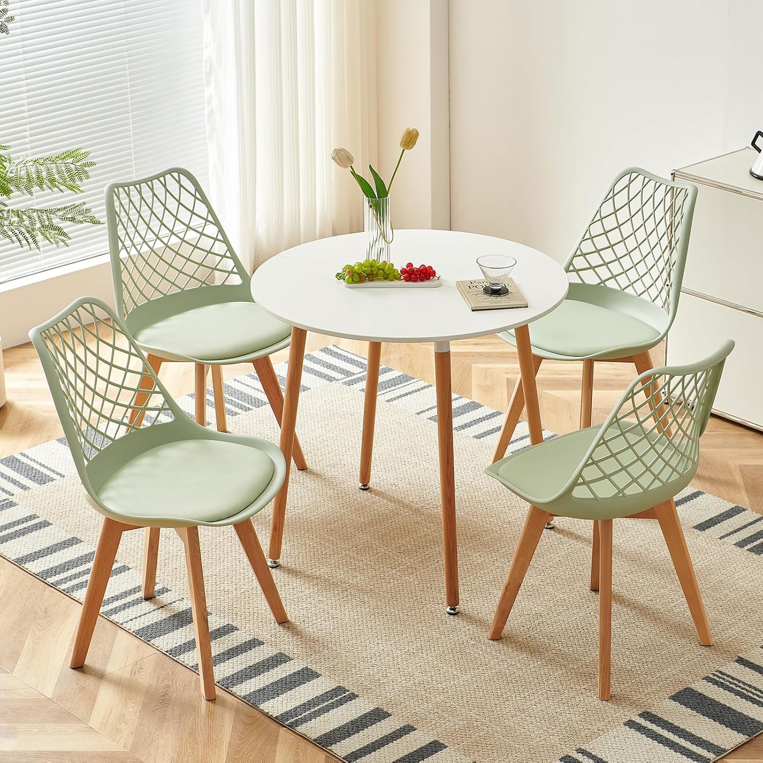 EGGREE - Chaises Scandinaves lot de 8 - Assise creusée, pieds hêtre, coussin, coloris vert